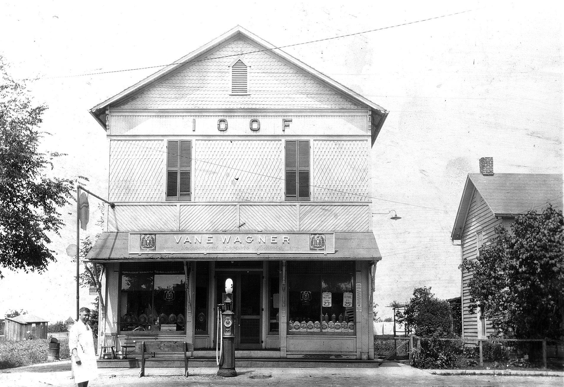 467661_293199337431975_1910651665_o